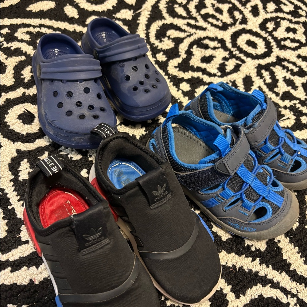 3-pair bundle Kids Slip-On sneakers and Blue hiking Sandals size 9